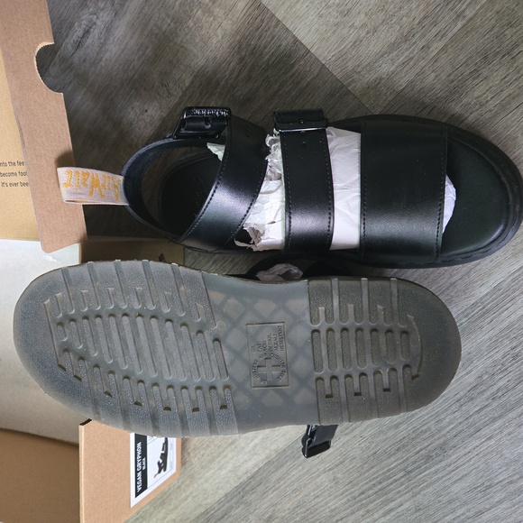 Dr. Martens Gryphon Airwair Sandal - Picture 11 of 11